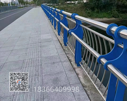 不鏽鋼複合管（guǎn）橋梁護欄